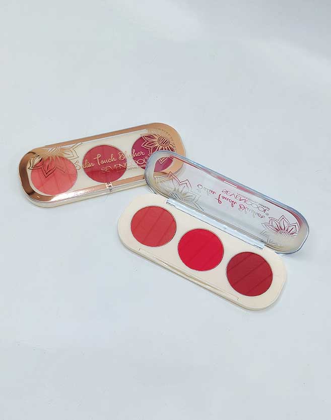 3 Shades Blush On Palette