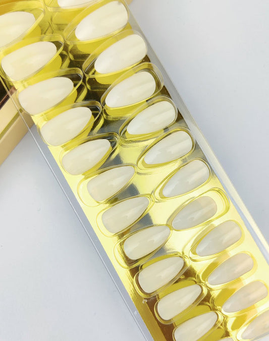 Shiny Artificial Nails (White)