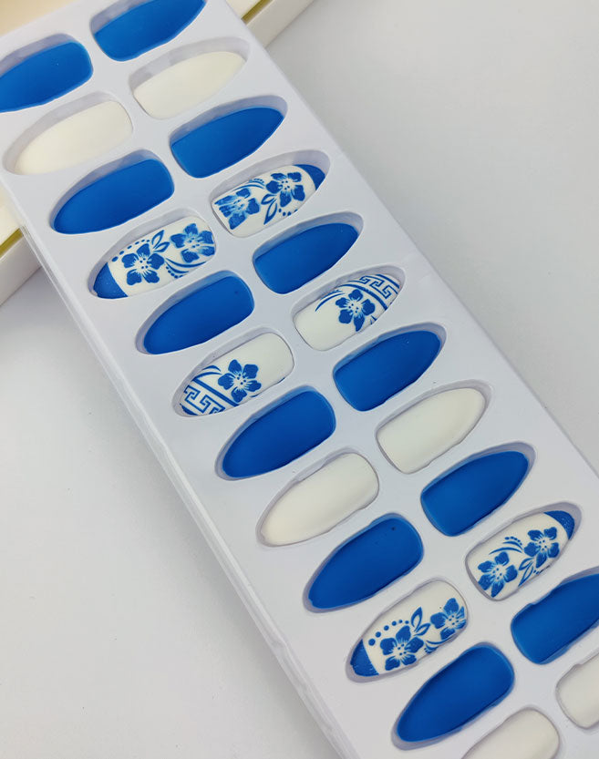 Blue & White Artificial Printed Nails